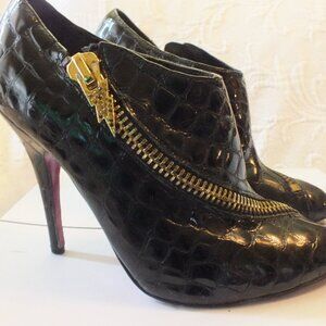Betsey Johnson Black Leather Booties Size 7.5M